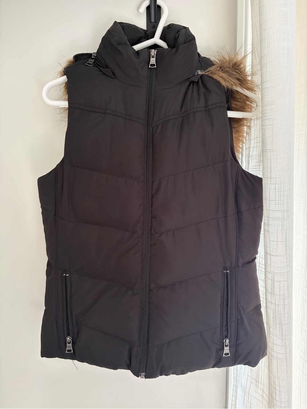 Banana Republic Black Quilted Puffer Vest with Faux Fur Trim